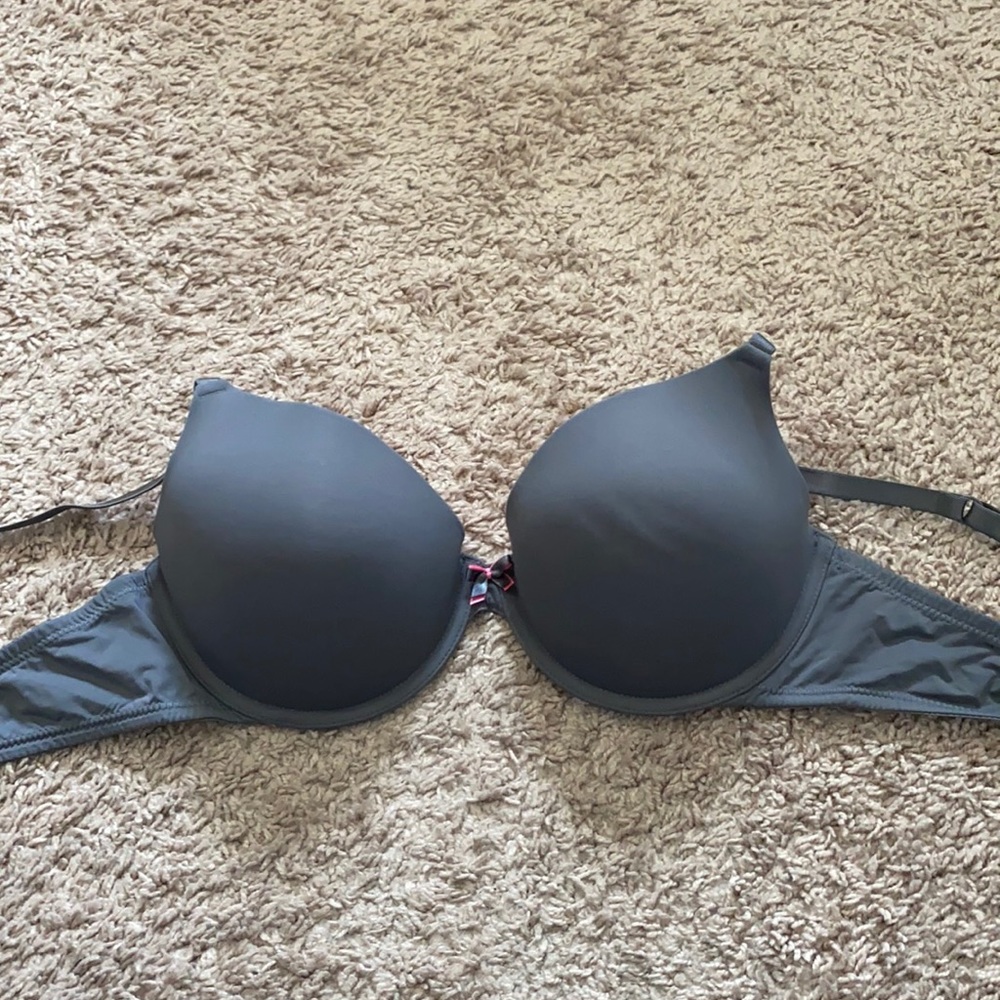 Xhilaration perfect t-shirt bra 38C